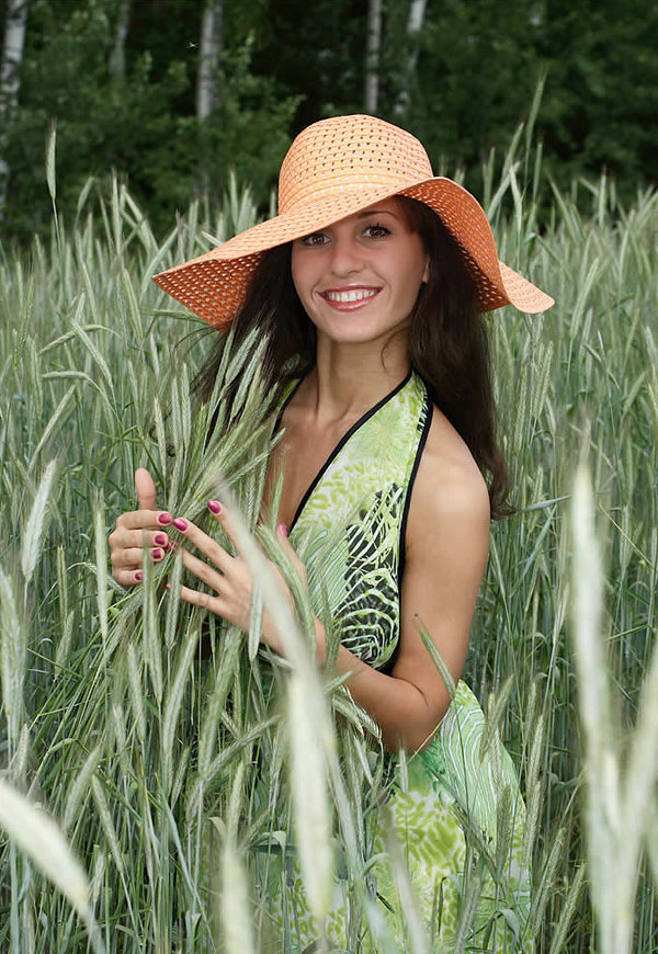 Полинушка, 18 лет, 6 размер груди